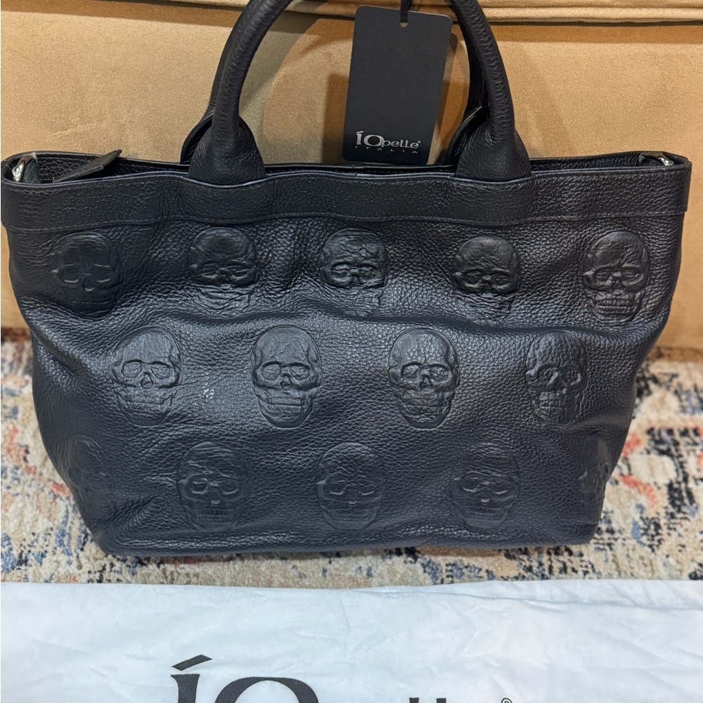 NWT IO Pelle Skull Embossed Italian Leather Crossbody Tote Bag 15 X 10 Inches - Picture 7 of 9